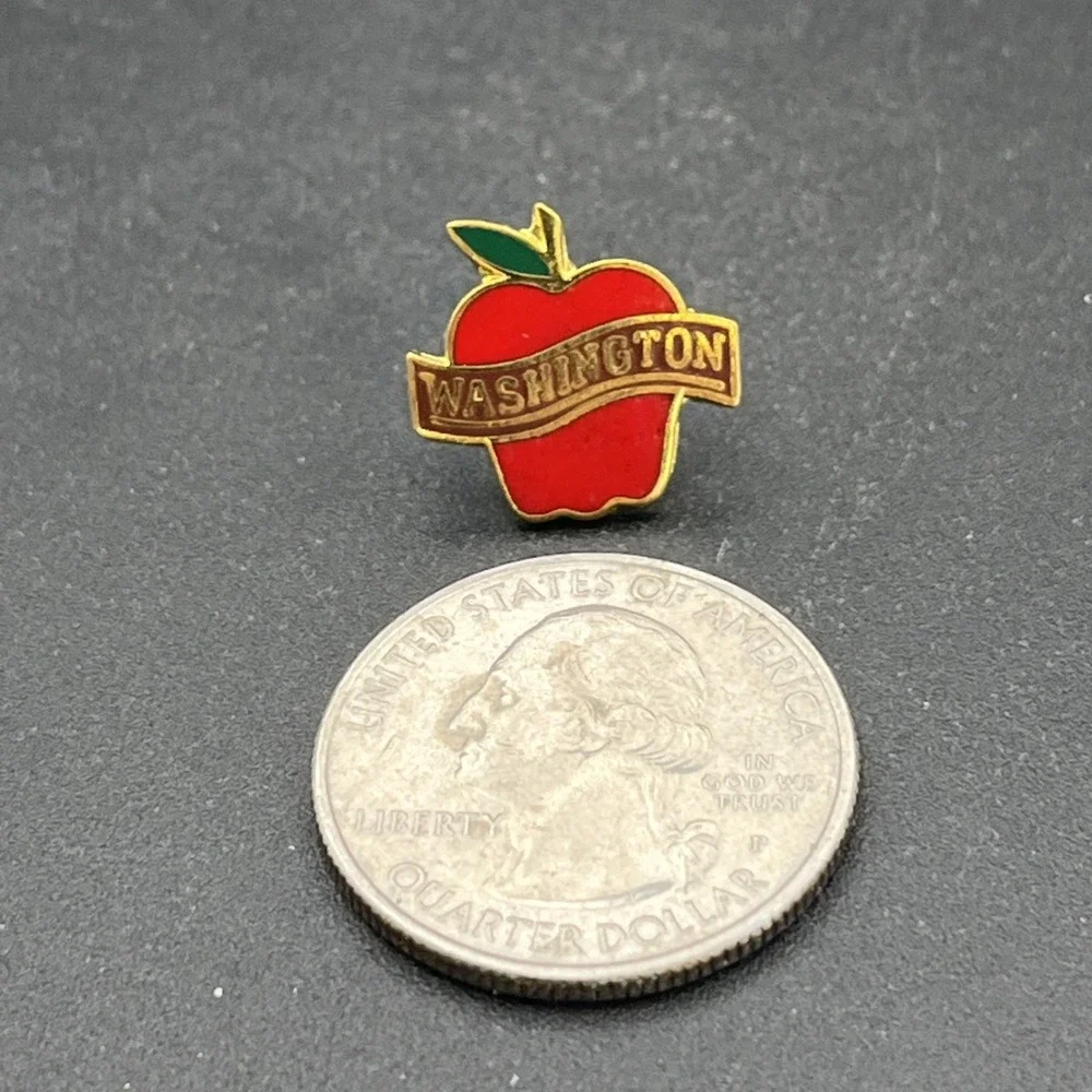 Washington State Red Apple Lapel Hat Pin‎
